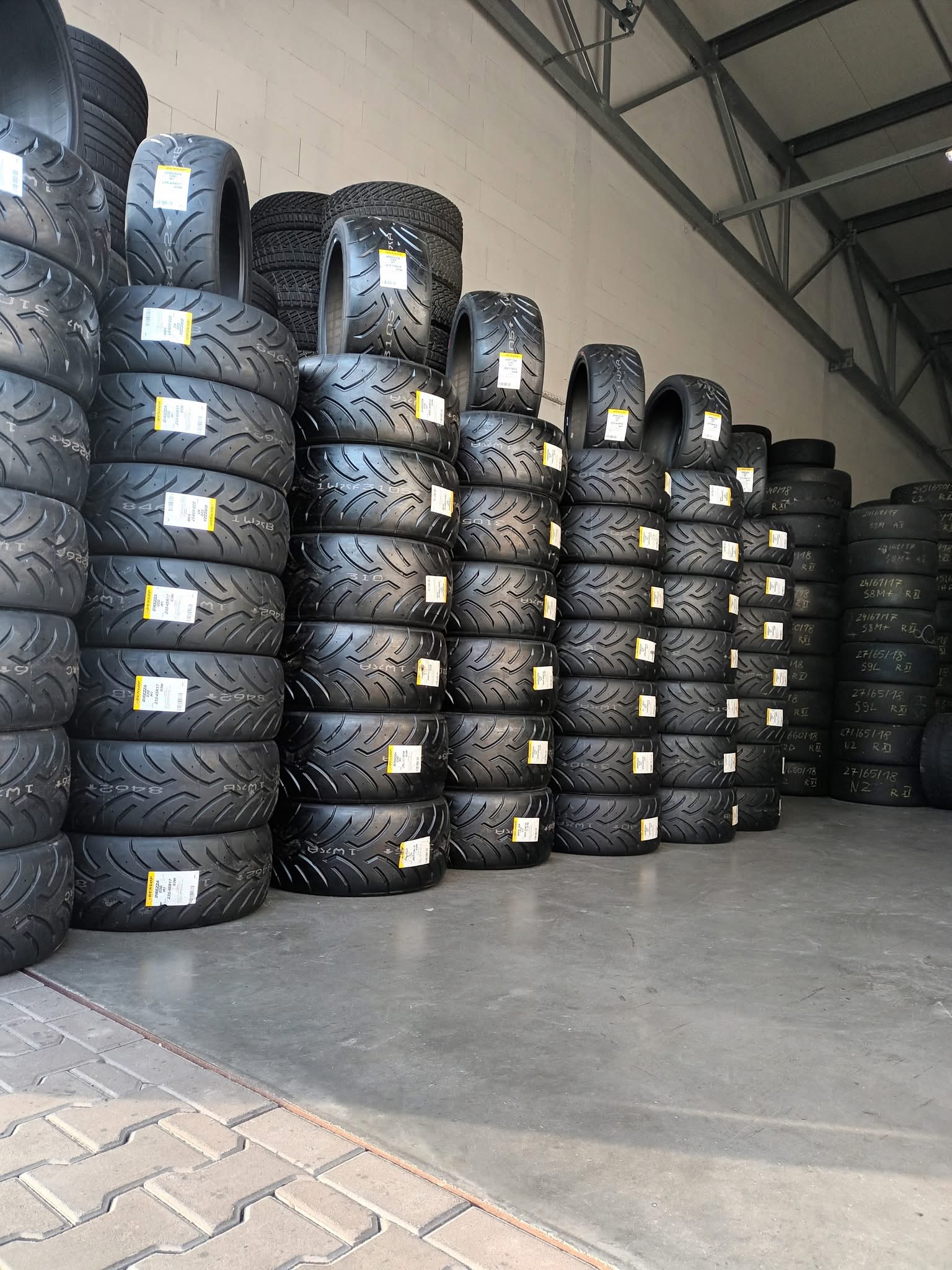 Dunlop Direzza 03G – Semi-slick homologué E